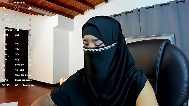 kalila latif online show from 10-10-25, 02:32