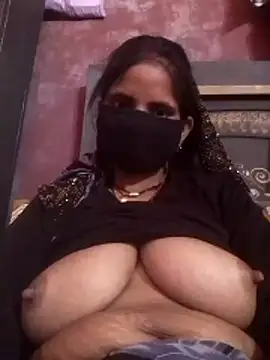 Snapshot of Maya6060 chatting on 05-20-26, 03:45 Maya6060 online show from 05-20-26, 03:45