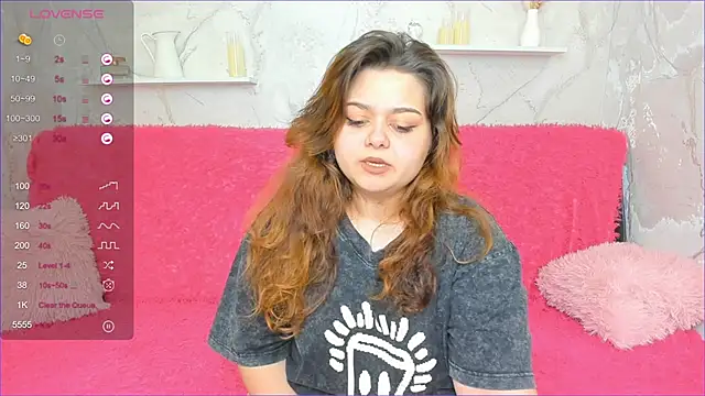 Snapshot of NinelCroft chatting on 10-05-25, 03:05 NinelCroft online show from 10-05-25, 03:05