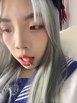 Snapshot of Aloves-21 chatting on 11-25-25, 12:16 Aloves-21 online show from 11-25-25, 12:16