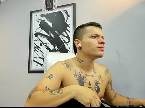 wildthor26 online show from 10-20-25, 03:29