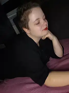 Snapshot of Katy2323 chatting on 10-20-25, 07:47 Katy2323 online show from 10-20-25, 07:47