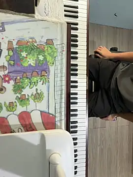 Snapshot of Yo155 chatting on 10-18-25, 06:26 Yo155 online show from 10-18-25, 06:26