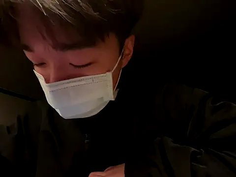 Snapshot of Yo155 chatting on 11-25-25, 04:18 Yo155 online show from 11-25-25, 04:18