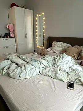 Snapshot of LinaViam chatting on 10-08-25, 08:12 LinaViam online show from 10-08-25, 08:12