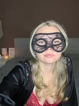 Snapshot of Cherrycolada chatting on 09-26-25, 08:57 Cherrycolada online show from 09-26-25, 08:57