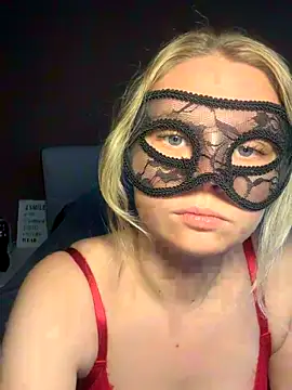 Snapshot of Cherrycolada chatting on 10-21-25, 10:05 Cherrycolada online show from 10-21-25, 10:05