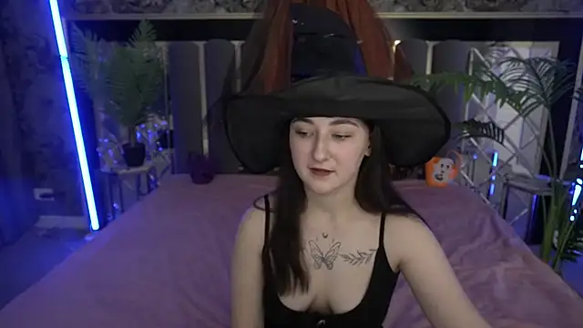 SashaDuvalle online show from 10-30-25, 06:48