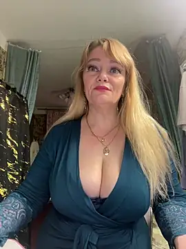 Snapshot of Sweet-blonde chatting on 06-26-26, 10:25 Sweet-blonde online show from 06-26-26, 10:25