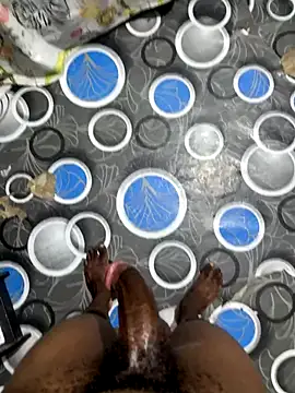 Snapshot of BlackCurvyDickk chatting on 10-31-25, 12:33 BlackCurvyDickk online show from 10-31-25, 12:33