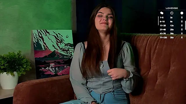 Snapshot of StephanieeMiller chatting on 10-11-25, 12:32 StephanieeMiller online show from 10-11-25, 12:32