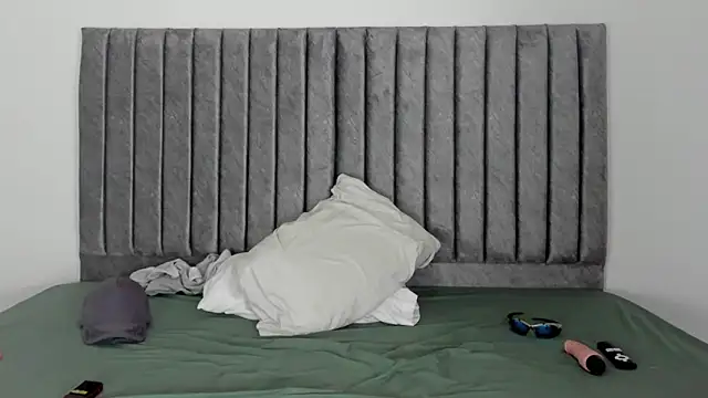 Snapshot of aroncooper1 chatting on 10-03-25, 01:08 aroncooper1 online show from 10-03-25, 01:08