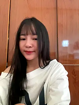 Snapshot of Be_xinh chatting on 09-23-25, 02:47 Be xinh online show from 09-23-25, 02:47