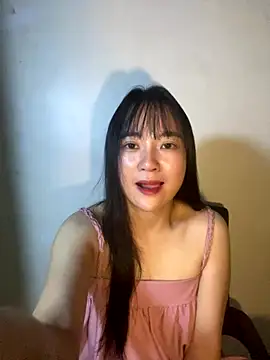 Snapshot of Be_xinh chatting on 10-08-25, 03:53 Be xinh online show from 10-08-25, 03:53