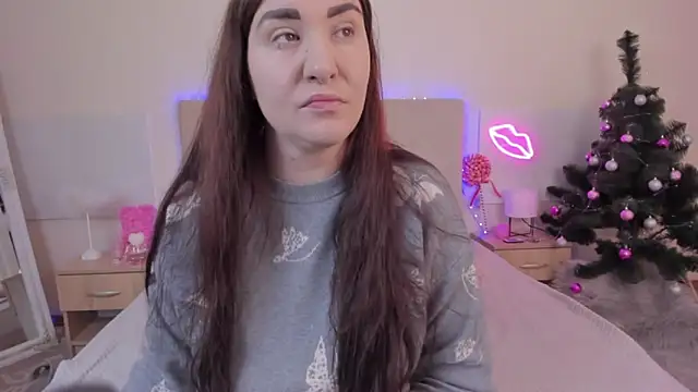 TrishaDarks online show from 12-20-25, 06:42