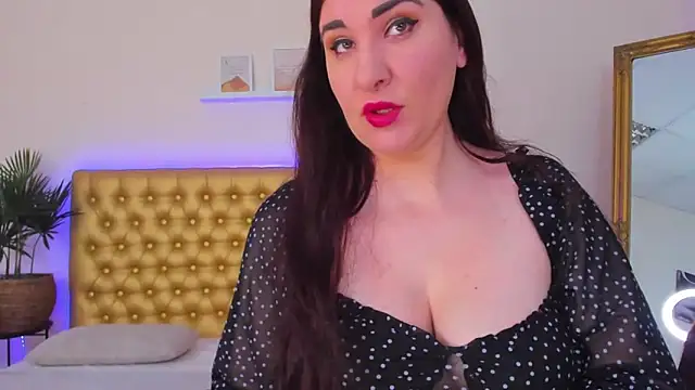 TrishaDarks online show from 04-06-26, 06:03