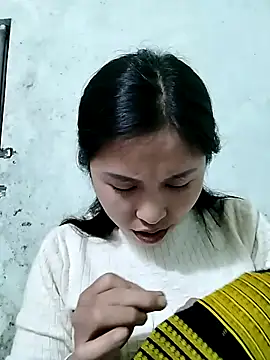 Snapshot of Mai4568 chatting on 12-17-25, 12:44 Mai4568 online show from 12-17-25, 12:44