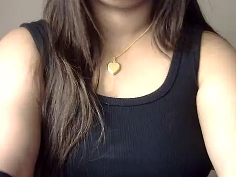 Snapshot of Aaliya02 chatting on 10-19-25, 04:57 Aaliya02 online show from 10-19-25, 04:57