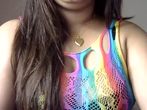 Snapshot of Aaliya02 chatting on 10-20-25, 01:11 Aaliya02 online show from 10-20-25, 01:11