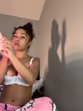 Snapshot of OliviaAshhh chatting on 11-13-25, 10:52 OliviaAshhh online show from 11-13-25, 10:52