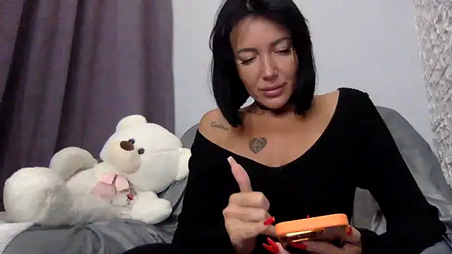 Snapshot of Veymoria chatting on 10-04-25, 05:44 Veymoria online show from 10-04-25, 05:44