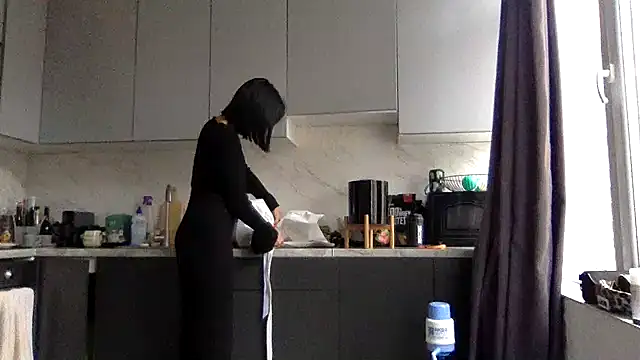 Snapshot of Veymoria chatting on 10-08-25, 11:08 Veymoria online show from 10-08-25, 11:08