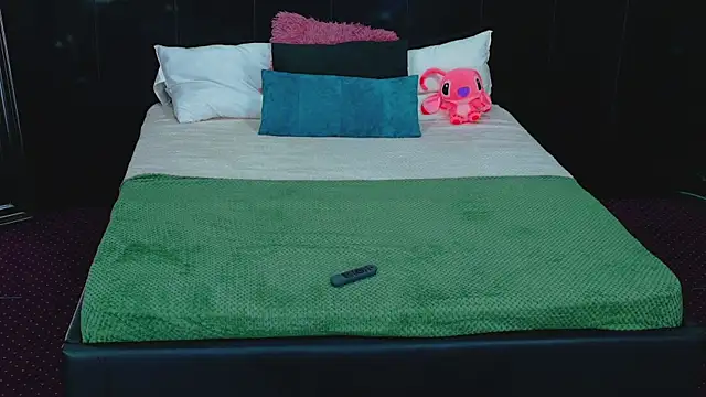 MeganSin  online show from 01-06-26, 05:11