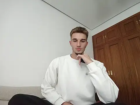 jorgeereyy online show from 10-21-25, 03:35