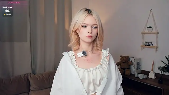 Snapshot of LaureMestler chatting on 02-09-26, 11:47 LaureMestler online show from 02-09-26, 11:47