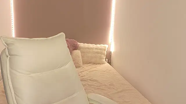 Anaayss  online show from 07-27-26, 06:04