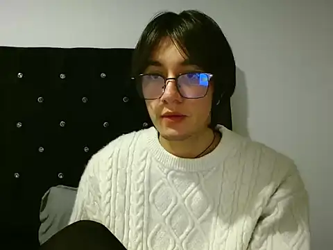Snapshot of Matti_Mendez_ chatting on 06-11-26, 01:49 Matti Mendez online show from 06-11-26, 01:49