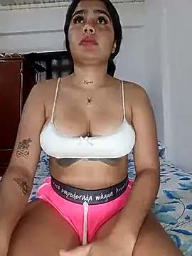 Snapshot of Sashalana chatting on 10-07-25, 12:24 Sashalana online show from 10-07-25, 12:24