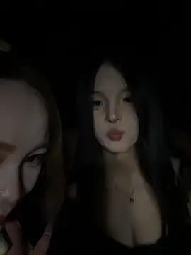 Snapshot of Sio-Ker chatting on 11-17-25, 04:13 Sio-Ker online show from 11-17-25, 04:13