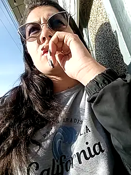 Snapshot of Mia-love-03 chatting on 09-26-25, 12:20 Mia-love-03 online show from 09-26-25, 12:20