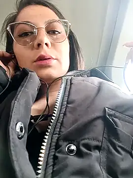 Snapshot of Mia-love-03 chatting on 09-29-25, 01:49 Mia-love-03 online show from 09-29-25, 01:49