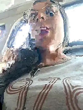 Snapshot of Mia-love-03 chatting on 10-22-25, 03:56 Mia-love-03 online show from 10-22-25, 03:56