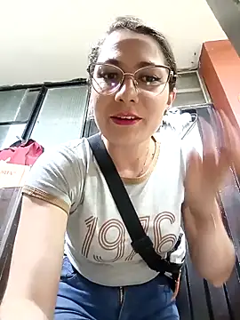 Snapshot of Mia-love-03 chatting on 10-24-25, 11:23 Mia-love-03 online show from 10-24-25, 11:23