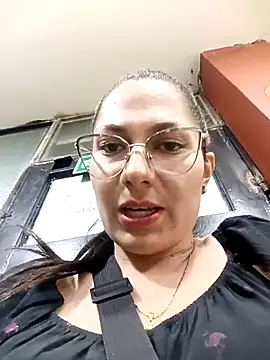 Snapshot of Mia-love-03 chatting on 11-07-25, 12:10 Mia-love-03 online show from 11-07-25, 12:10