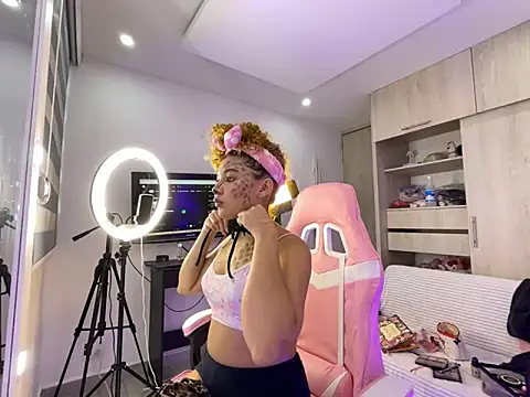 Gaby 002 online show from 10-31-25, 11:33