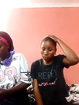 Snapshot of HotPetite_25 chatting on 11-07-25, 03:12 HotPetite 25 online show from 11-07-25, 03:12