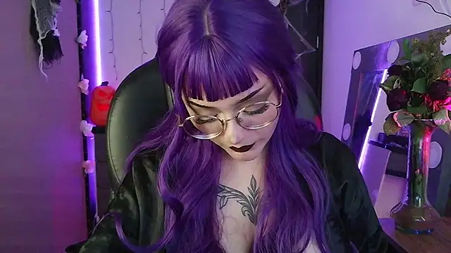 LesRose online show from 10-22-25, 04:40