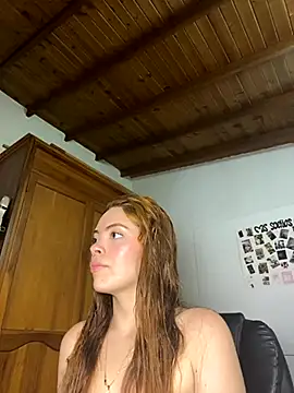 Snapshot of Bleer_Rousse chatting on 10-19-25, 06:08 Bleer Rousse online show from 10-19-25, 06:08