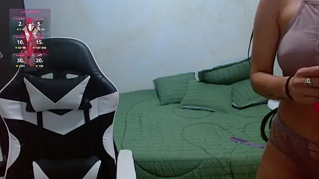 Snapshot of hanna_bella21 chatting on 10-23-25, 10:30 hanna bella21 online show from 10-23-25, 10:30