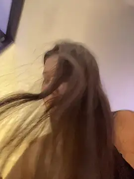 IsabellaJoness  online show from 04-17-26, 08:12