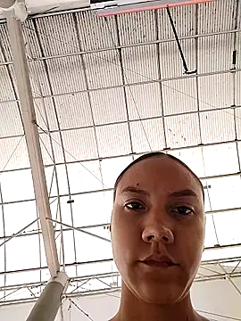 Mia-Reyes online show from 10-29-25, 01:46