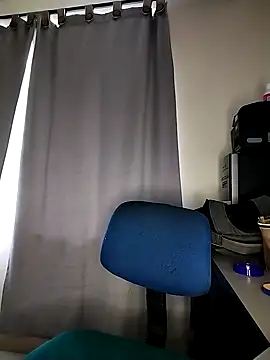 Mia-Reyes online show from 11-05-25, 01:11