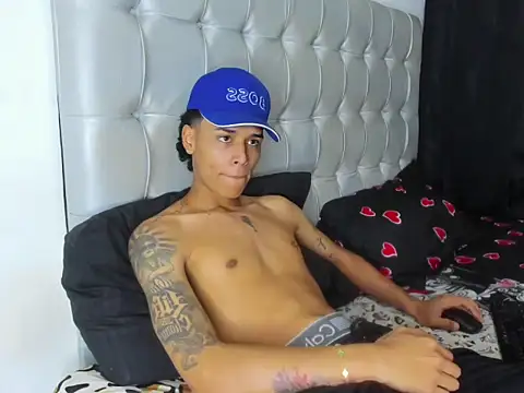 Snapshot of Frayhot777 chatting on 09-27-25, 10:26 Frayhot777 online show from 09-27-25, 10:26