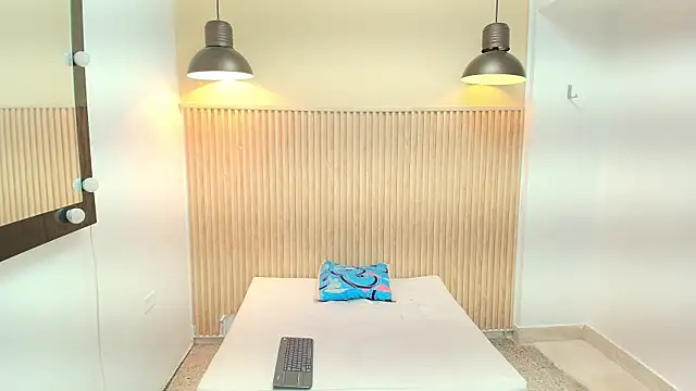 Snapshot of Frayhot777 chatting on 01-08-26, 08:00 Frayhot777 online show from 01-08-26, 08:00