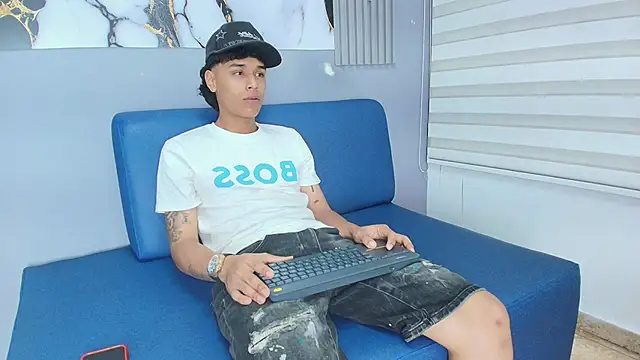 Snapshot of Frayhot777 chatting on 01-14-26, 07:30 Frayhot777 online show from 01-14-26, 07:30