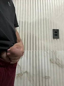 Snapshot of henrique61 chatting on 02-10-26, 02:26 henrique61 online show from 02-10-26, 02:26